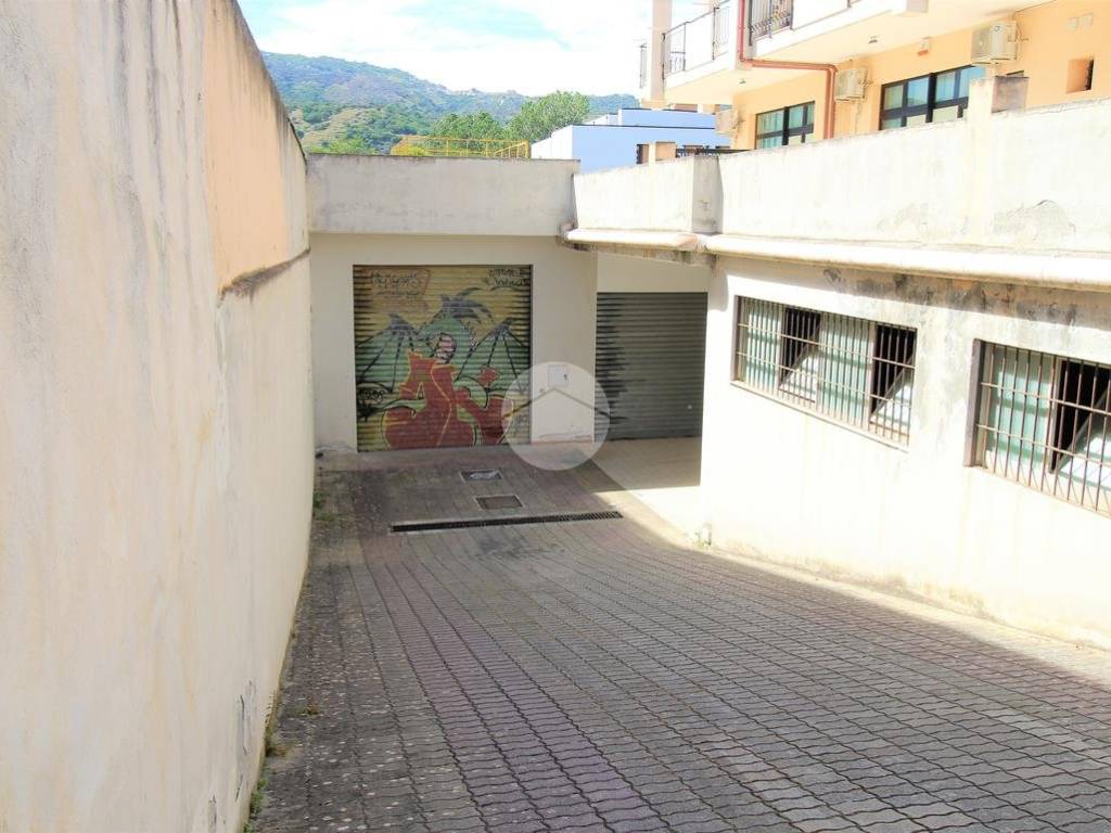 Box / garage a Montepaone in Via Nazionale, 91 - Foto 4