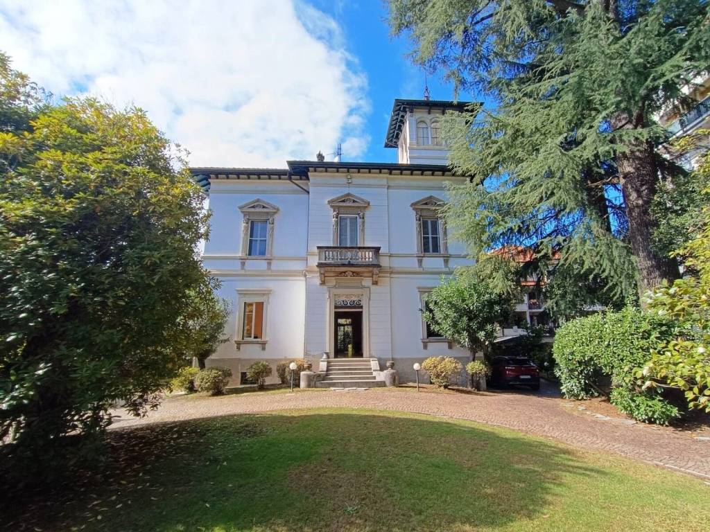 Villa a Verbania in Via Marco De Marchi - Foto 2