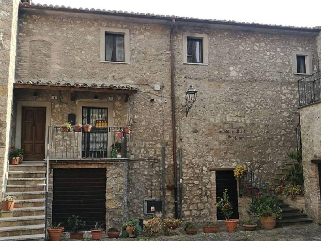 Appartamento a Castiglione in teverina in Piazza S. Giovanni s.n.c - Foto 2