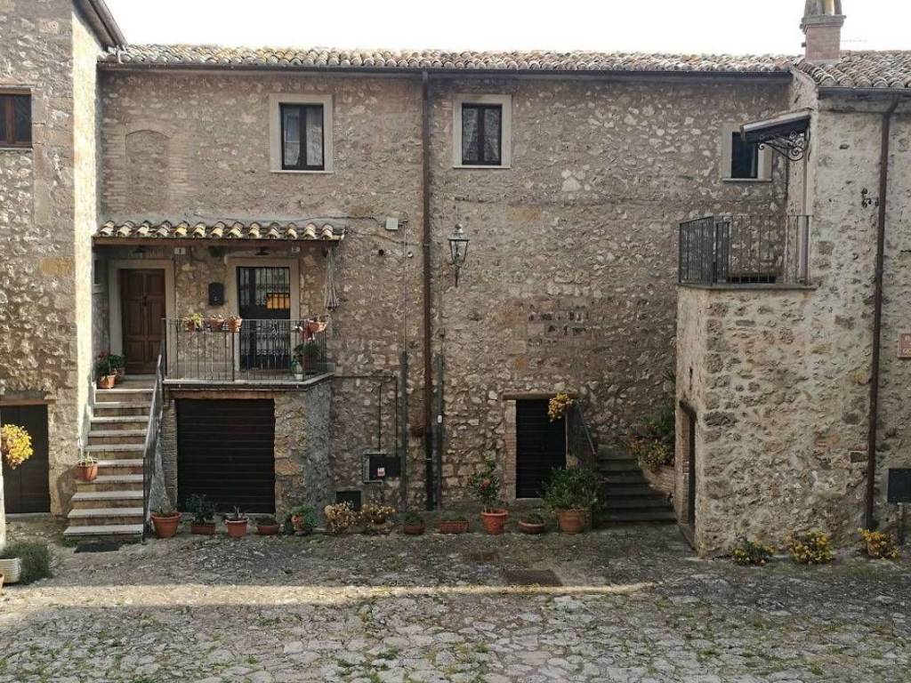 Appartamento a Castiglione in teverina in Piazza S. Giovanni s.n.c - Foto 3