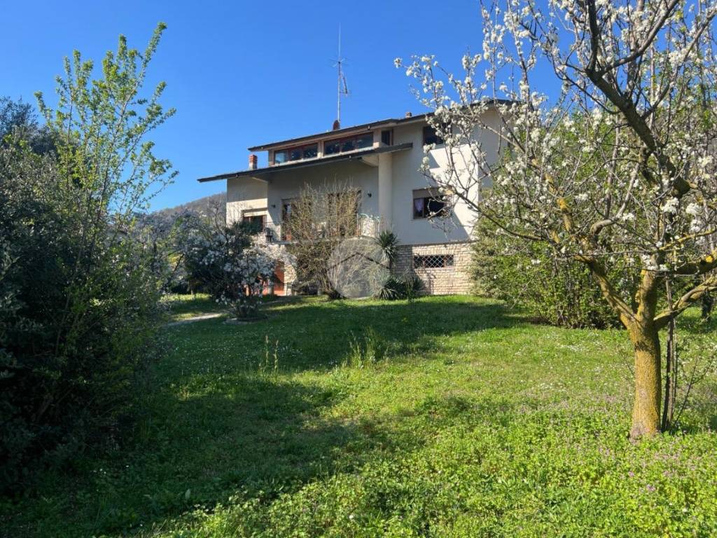 Villa a Corte franca in Via Alessandro Manzoni, 28 - Foto 2