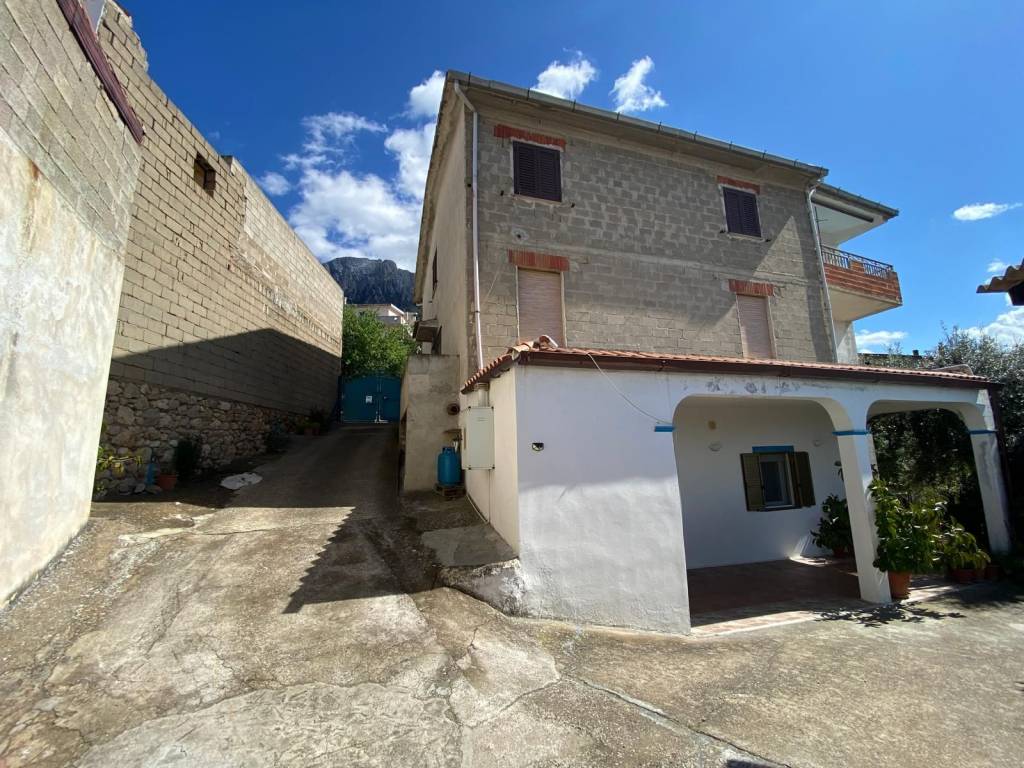Appartamento a Oliena in Via Monte Limbara - Foto 3