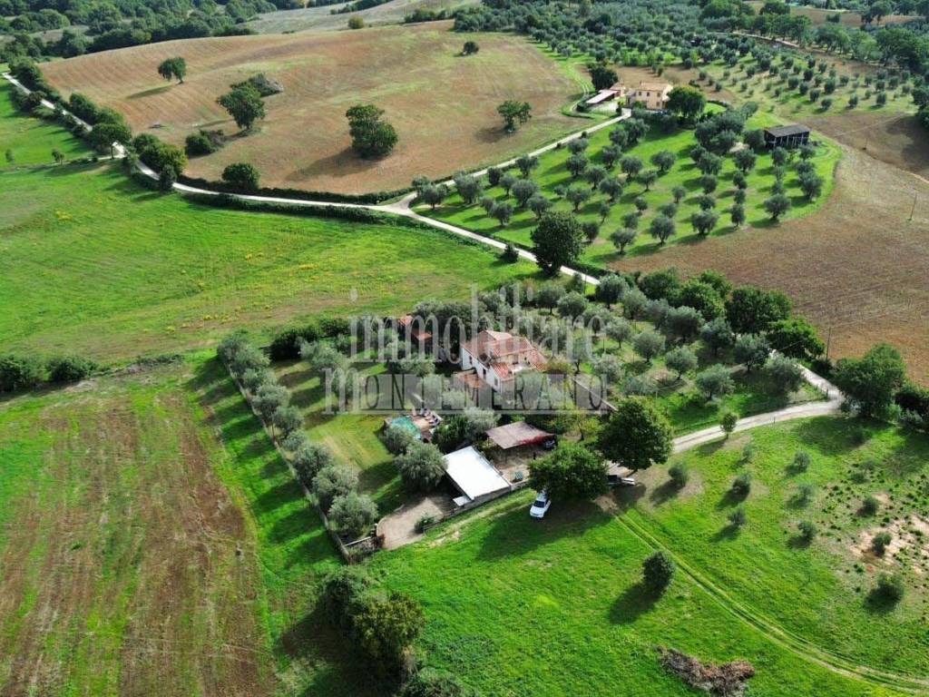Rustico / casale a Manciano in Strada Vicinale del Saragiolo - Foto 2