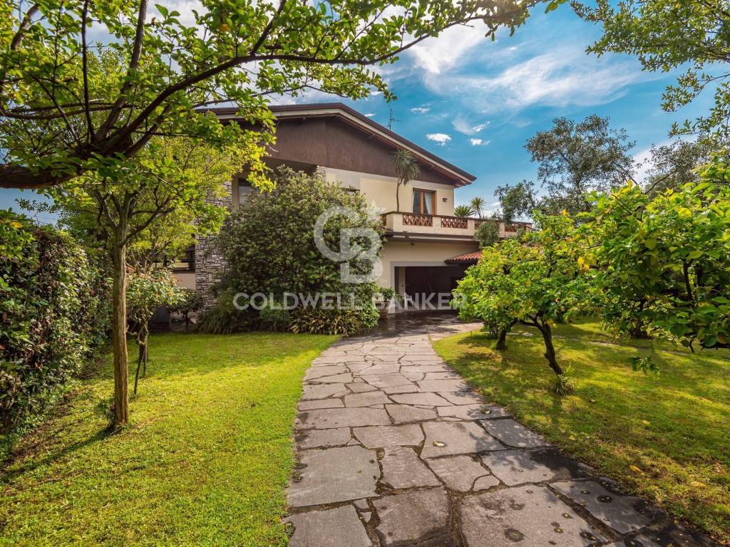 Villa a Pietrasanta in Via B. Pilli, 3 - Foto 2