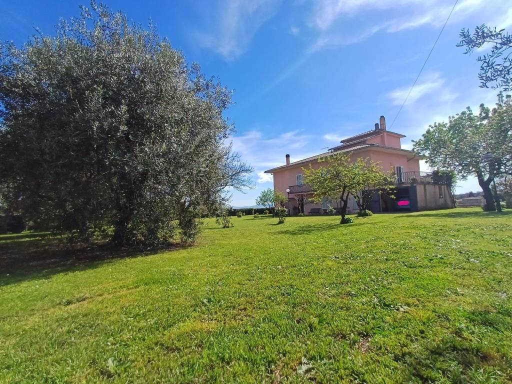 Villa a Caprarola in Via Felice Antonio Tossini - Foto 3