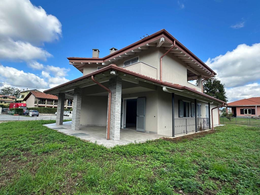 Villa a Borgomanero in Via Arona - Foto 3