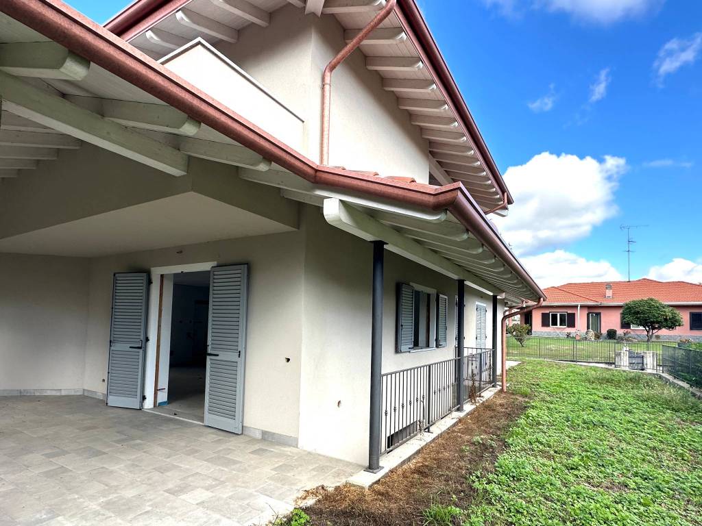 Villa a Borgomanero in Via Arona - Foto 4