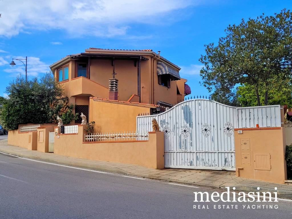 Villa a Olbia in Via Londra, 16 - Foto 2