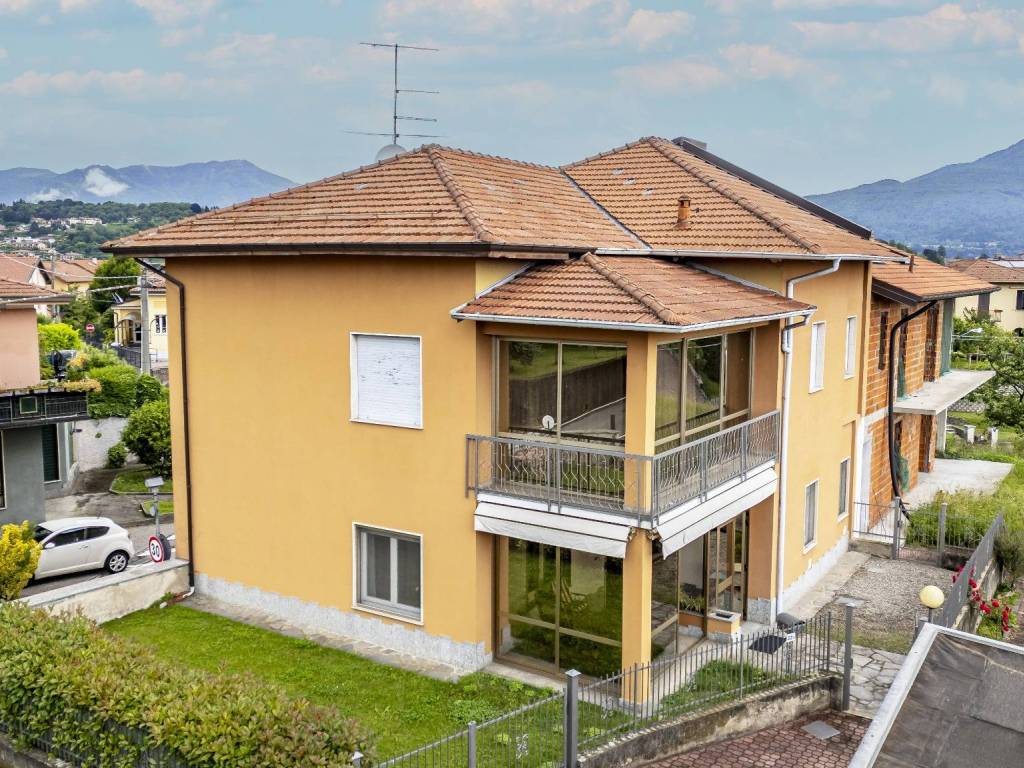 Casa indipendente a Besozzo in Via Piave - Foto 2