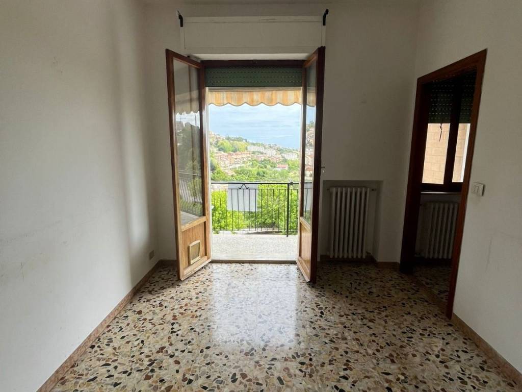 Appartamento a Fermo in Via Edmondo De Amicis, 15 - Foto 2