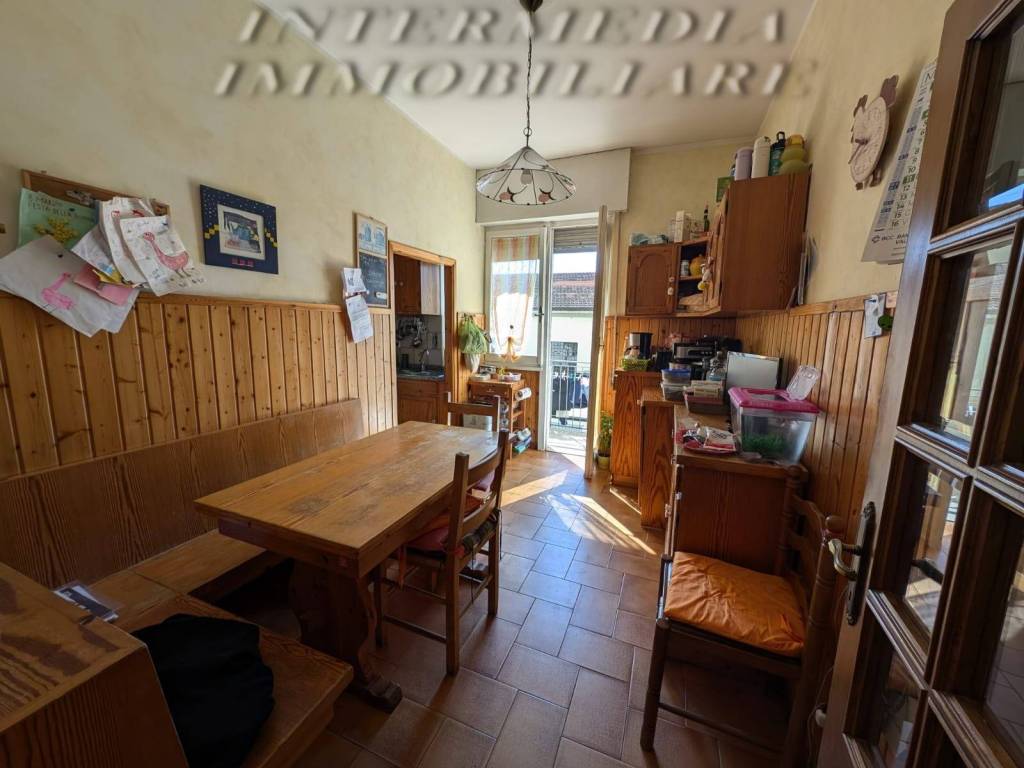 Appartamento a Montevarchi in Via Dante Alighieri - Foto 2