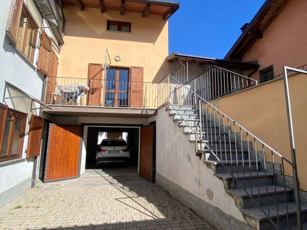Appartamento a Roccasparvera in Via Stefano Viale - Foto 3