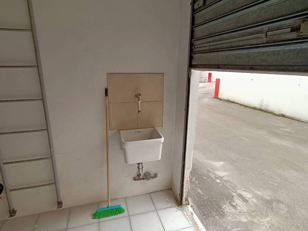 Box / garage a Foggia in Via dei Carbonari Dauni, 8 - Foto 5