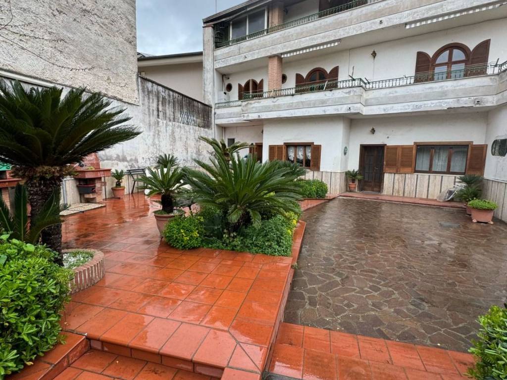 Palazzo / stabile a San cipriano d'aversa in Corso Umberto I - Foto 3