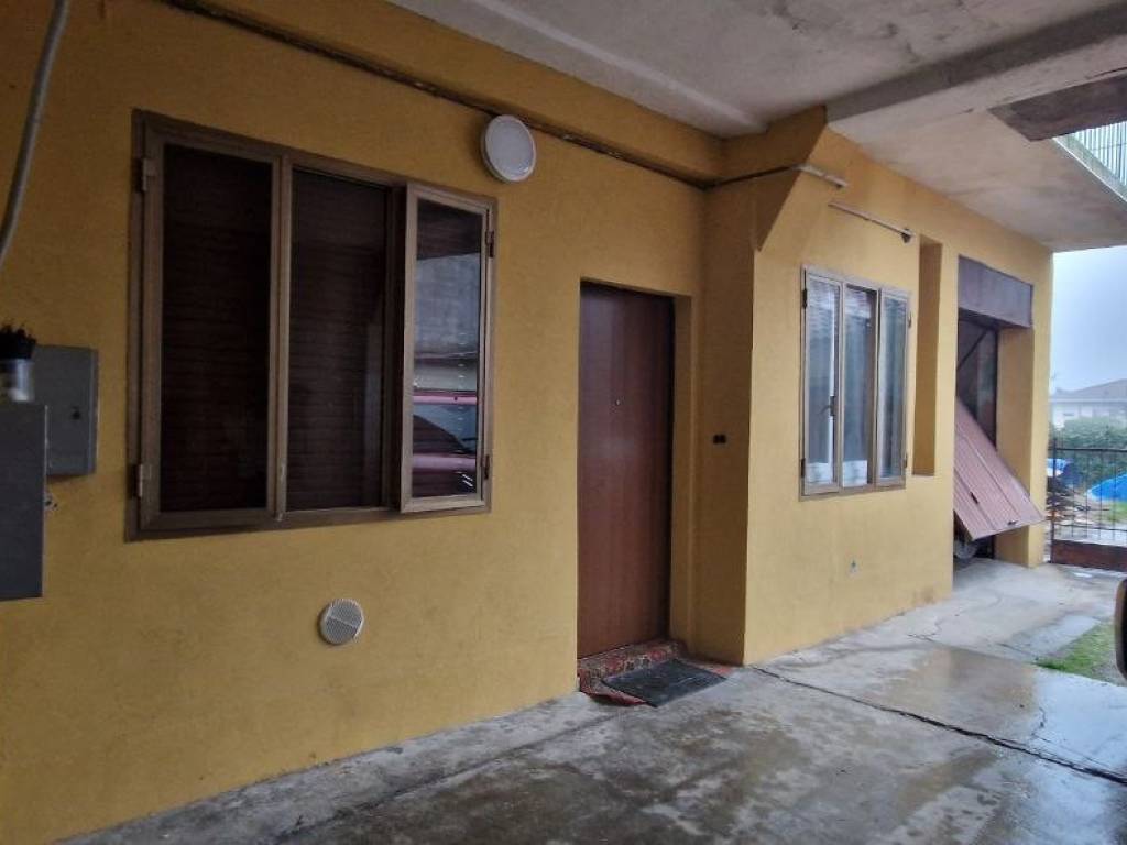 Appartamento a Venegono inferiore in Via Alessandro Manzoni, 23 - Foto 4