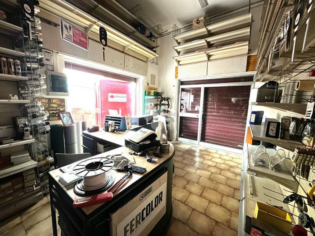 Box / garage a Scafati in Via Roma, 77 - Foto 2