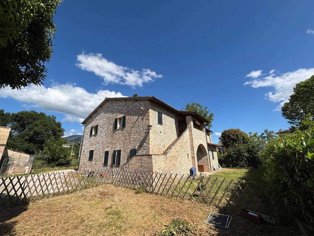 Appartamento a Assisi in Via Patrono d'Italia - Foto 2