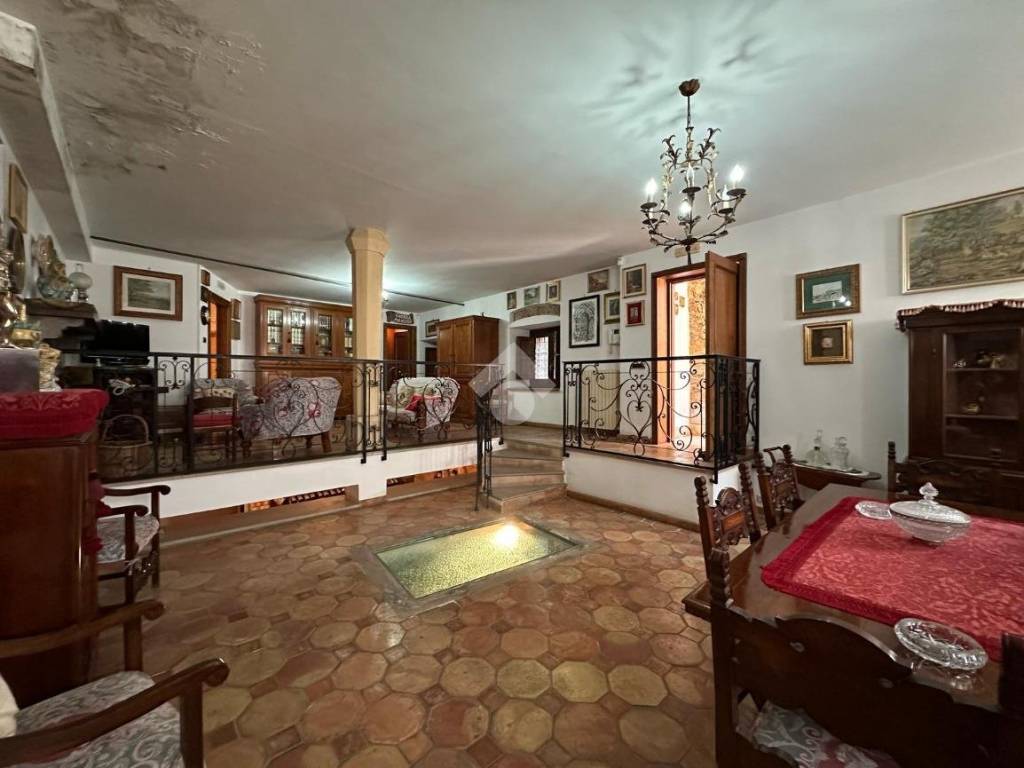 Casa indipendente a Crotone in Via Lucifero - Foto 3