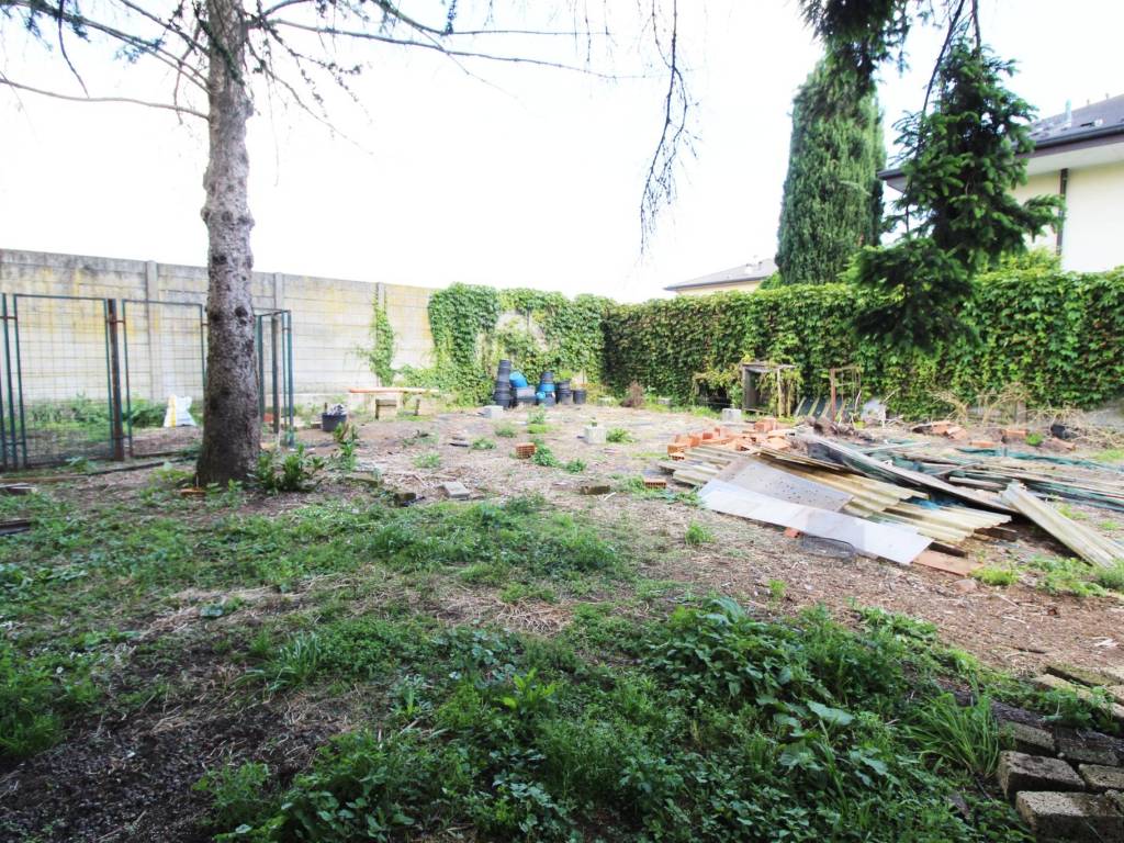 Terreno a Gorla maggiore in Via Roma, 11 - Foto 2