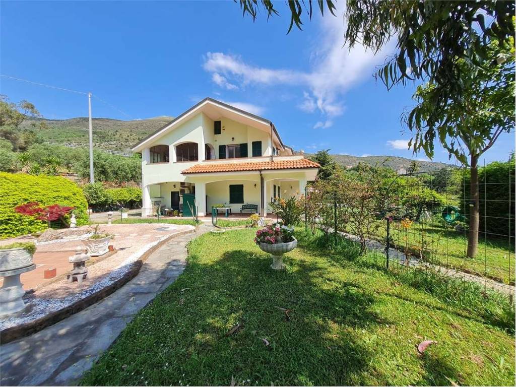 Villa a Ceriale in Via Vecchia di Peagna, 22 - Foto 2