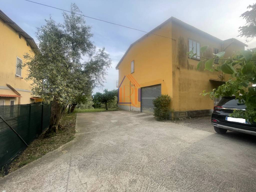 Casa indipendente a Lamezia terme in Via Rosario Livatino, 7 - Foto 3
