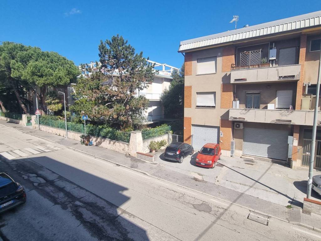 Appartamento a Civitanova marche in Via Gabriele D'Annunzio - Foto 3