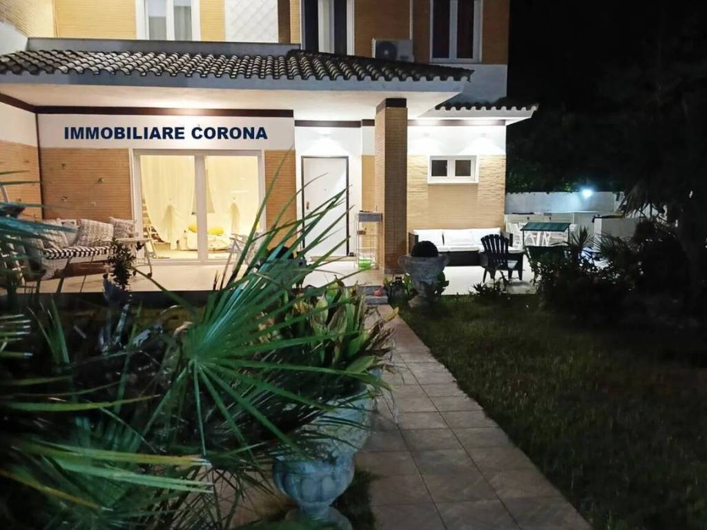 Villa a Terracina in Viale Vigna Luisa, 25 - Foto 3
