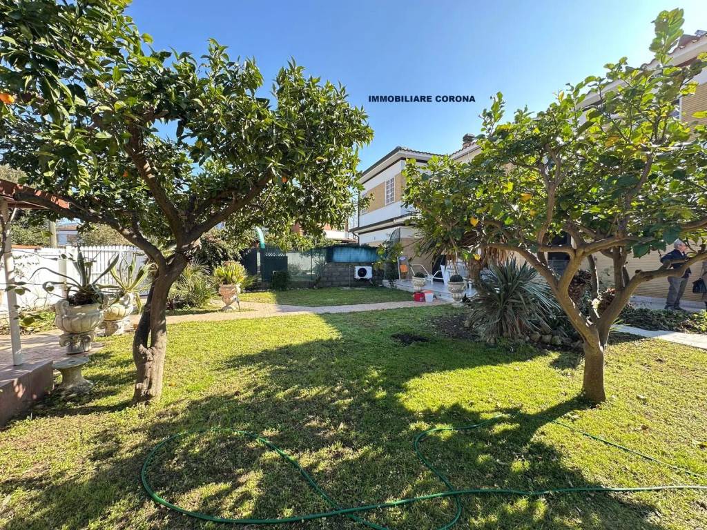 Villa a Terracina in Viale Vigna Luisa, 25 - Foto 4