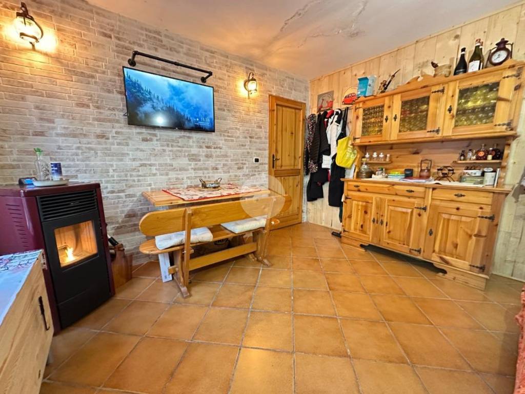 Appartamento a Rocca di cambio in Via santa lucia - Foto 4