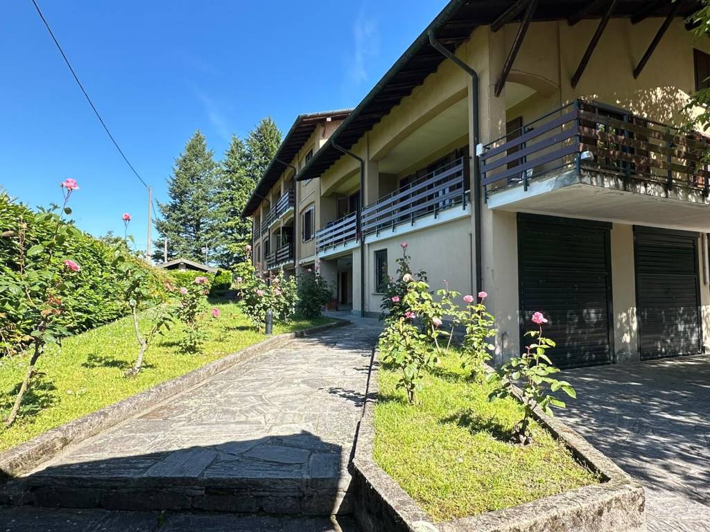 Appartamento a Besozzo in Via Trento, 9 - Foto 2