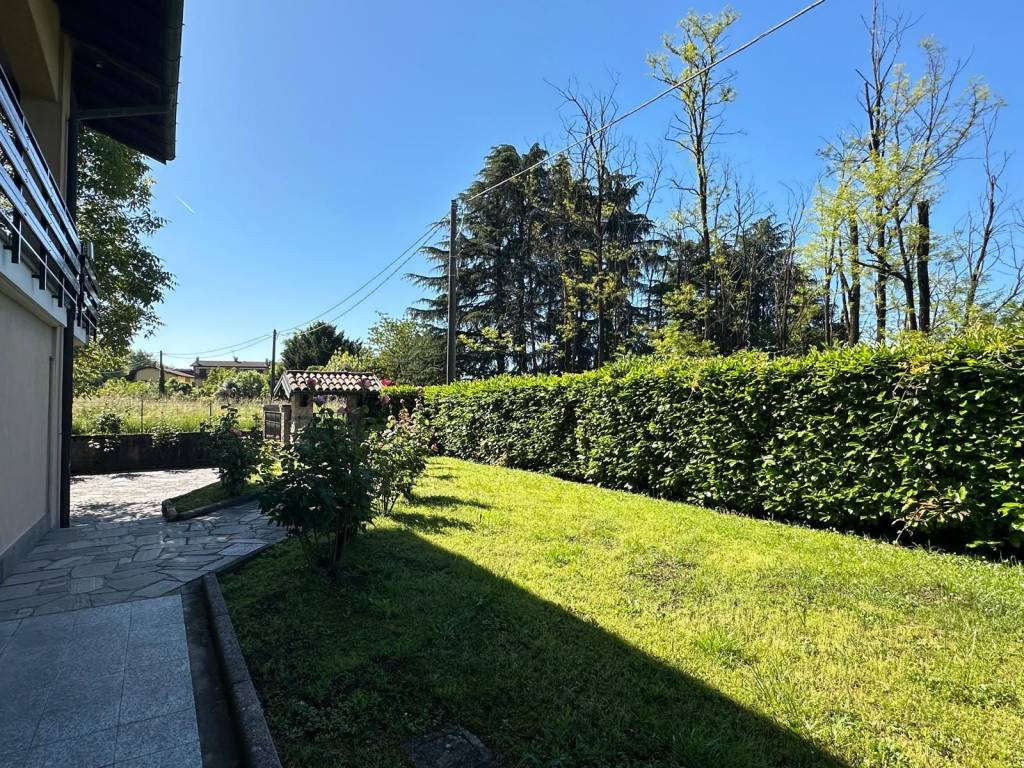 Appartamento a Besozzo in Via Trento, 9 - Foto 3