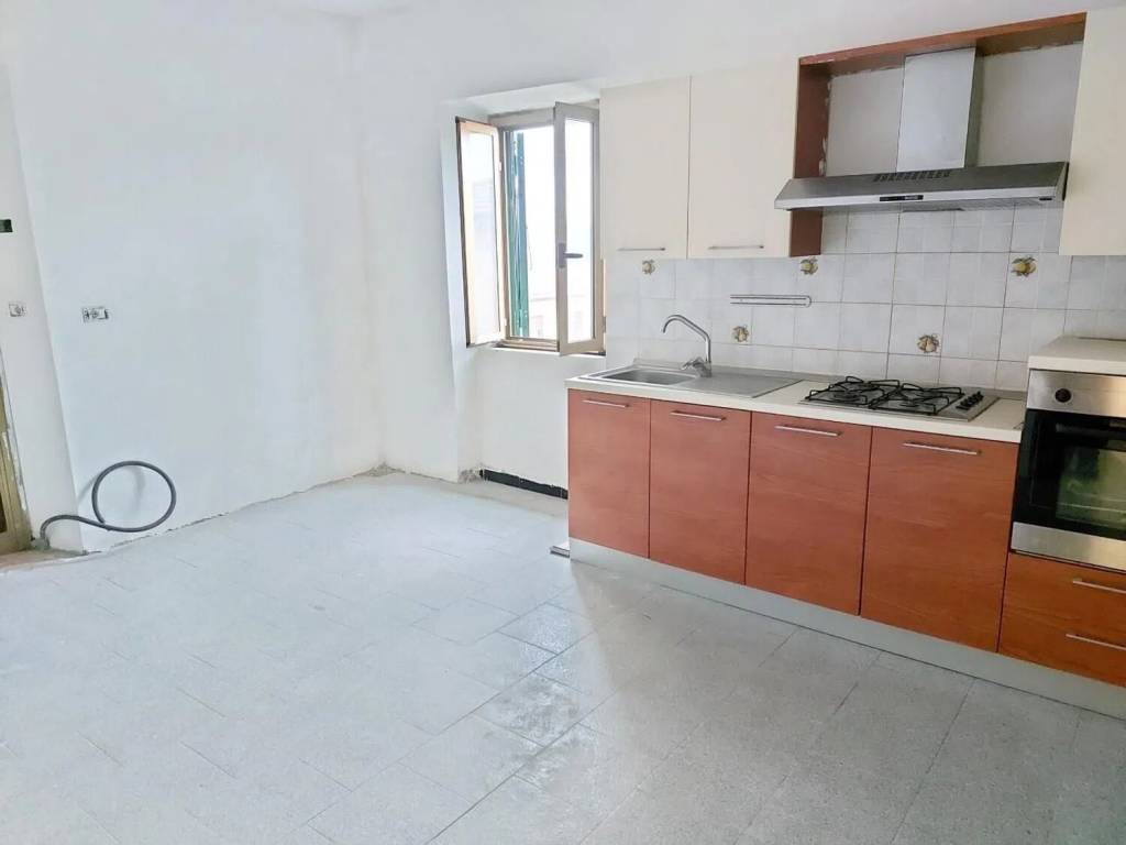 Appartamento a Castelnuovo magra in Via Cento Tetti - Foto 2