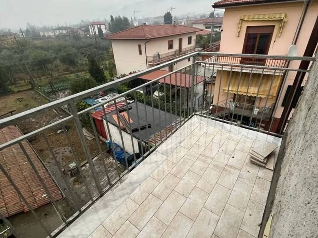 Appartamento a Castelnuovo magra in Via Cento Tetti - Foto 5