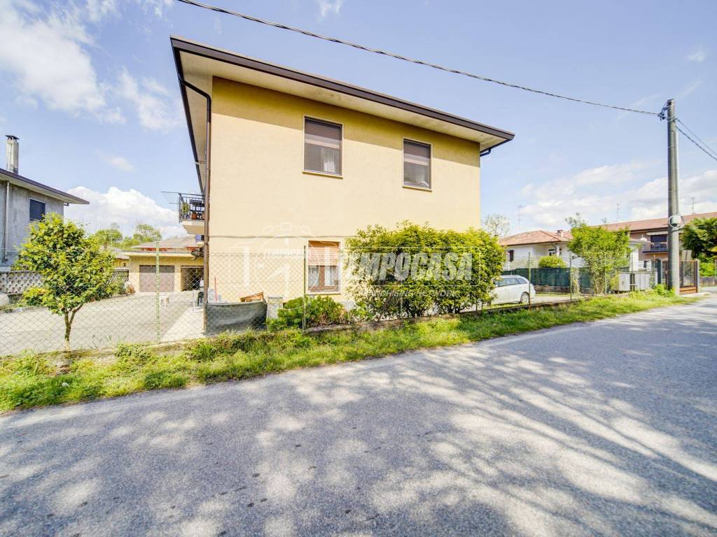 Appartamento a Biandronno in Via V. Veneto 38 - Foto 2