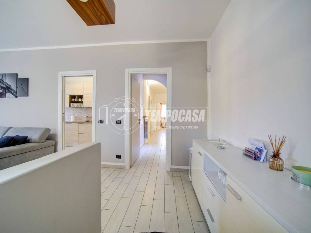 Appartamento a Biandronno in Via V. Veneto 38 - Foto 4