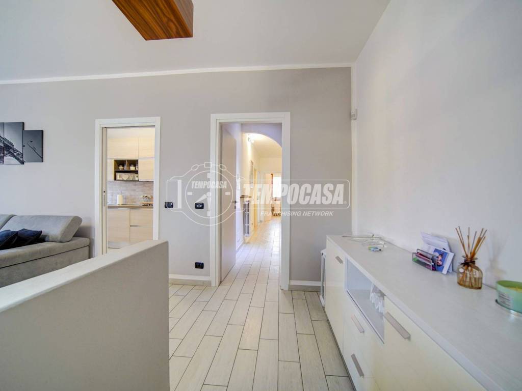 Appartamento a Biandronno in Via V. Veneto 38 - Foto 5