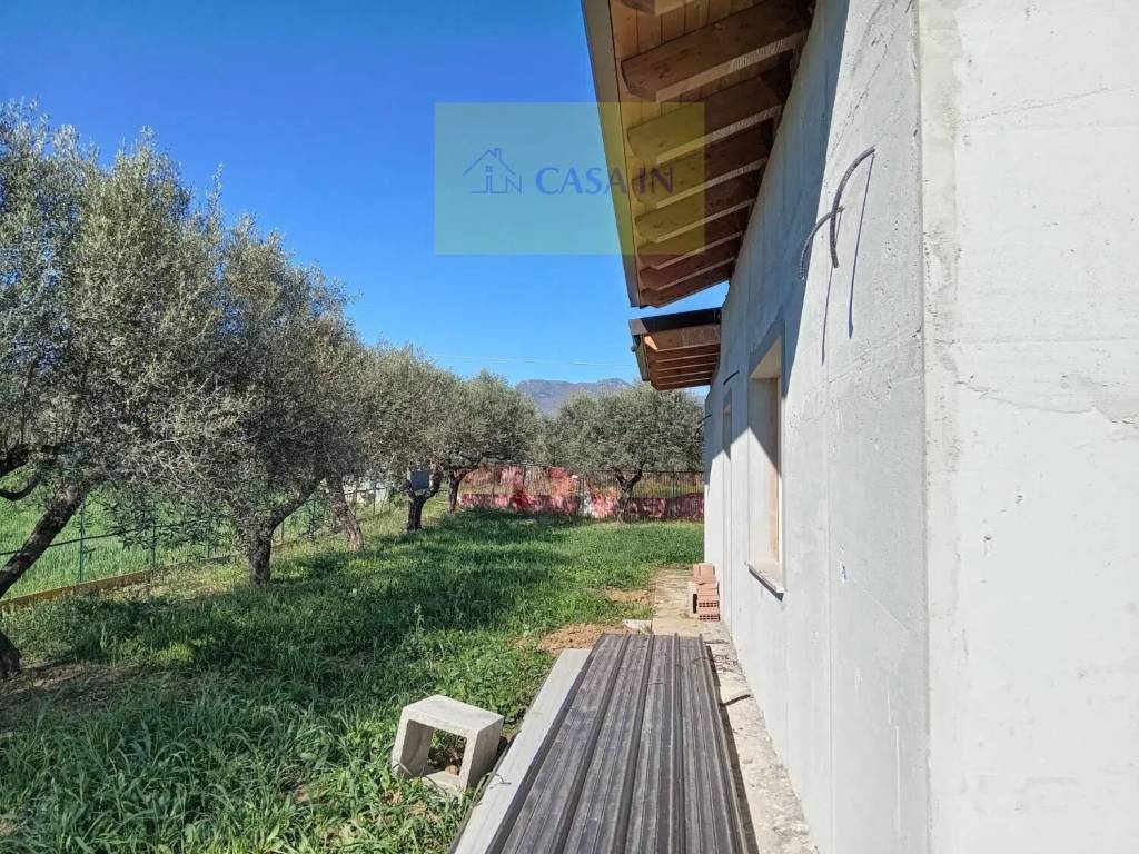 Villa a Loreto aprutino in Strada Senza Nome S.N.C. - Foto 5