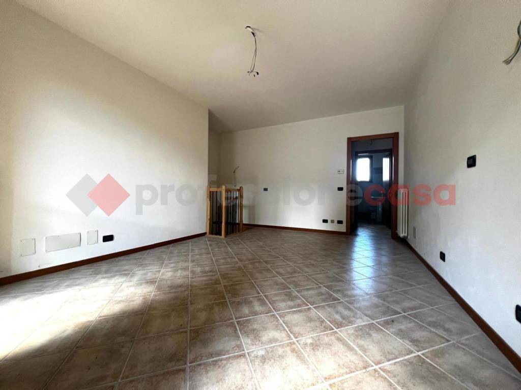 Appartamento a Viano in Via Provinciale - Foto 4