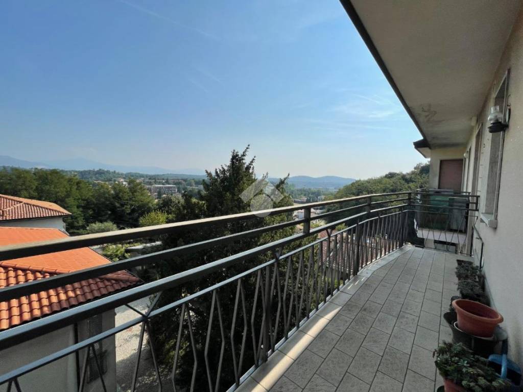 Appartamento a Varese in Via Riago, 48 - Foto 2