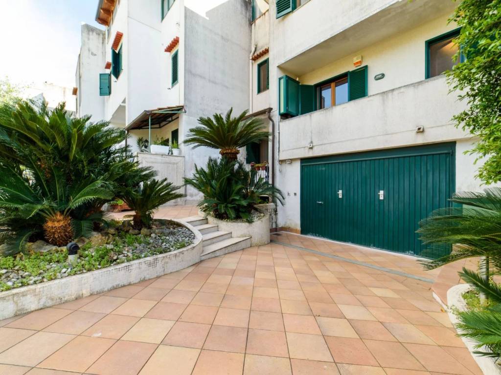 Villetta a schiera a Salerno in Viale Giuseppe Verdi, 26 - Foto 3