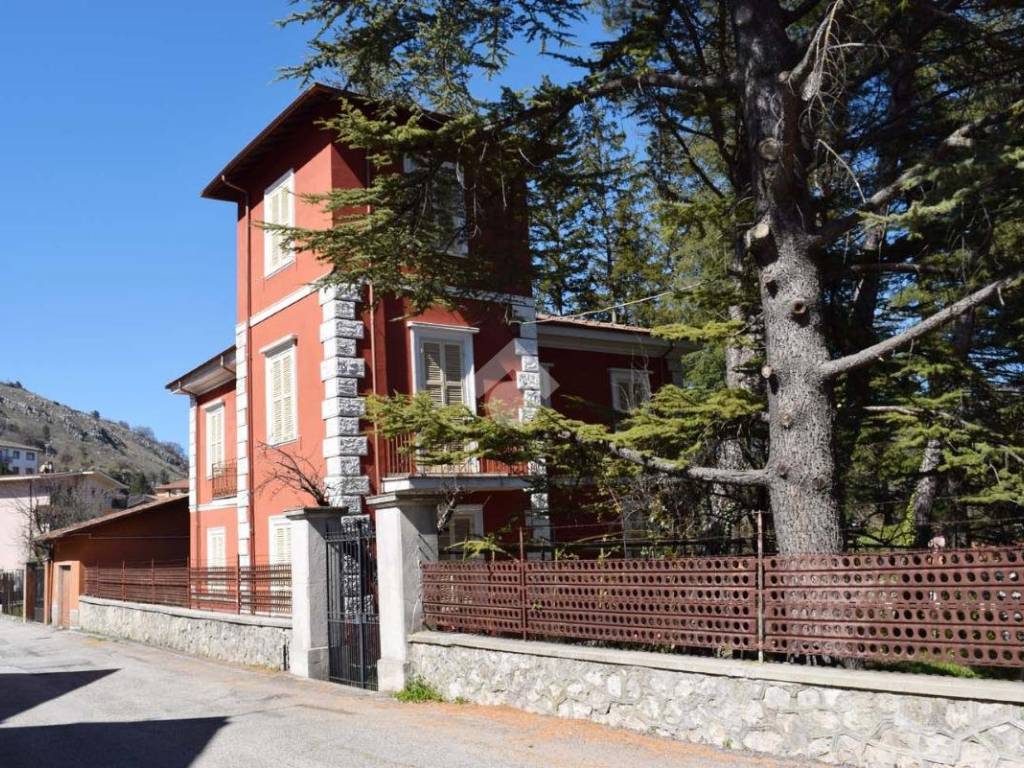 Villa a Tagliacozzo in Via Balilla, 19 - Foto 2