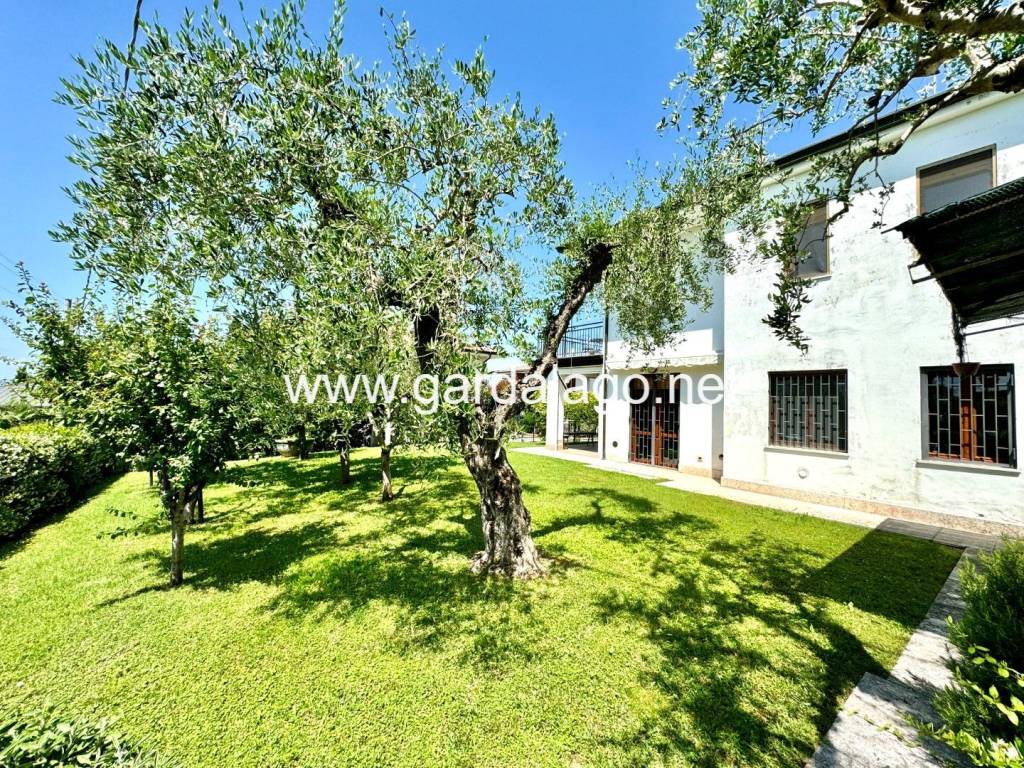 Villa a Bardolino in Via Campagnola - Foto 2