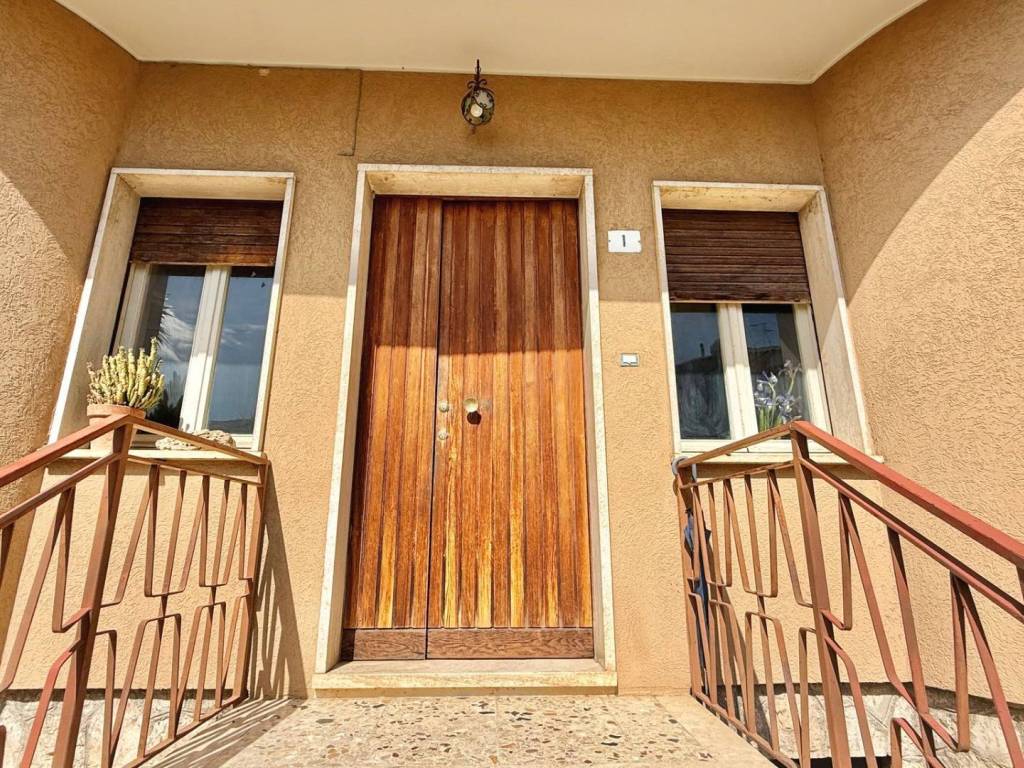 Casa indipendente a Rieti in Via Rieti, 8 - Foto 2