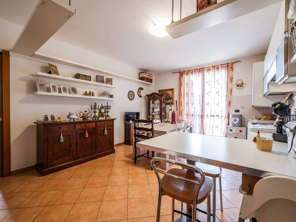 Appartamento a Reggio emilia in Via Giovanni Rossi - Foto 2