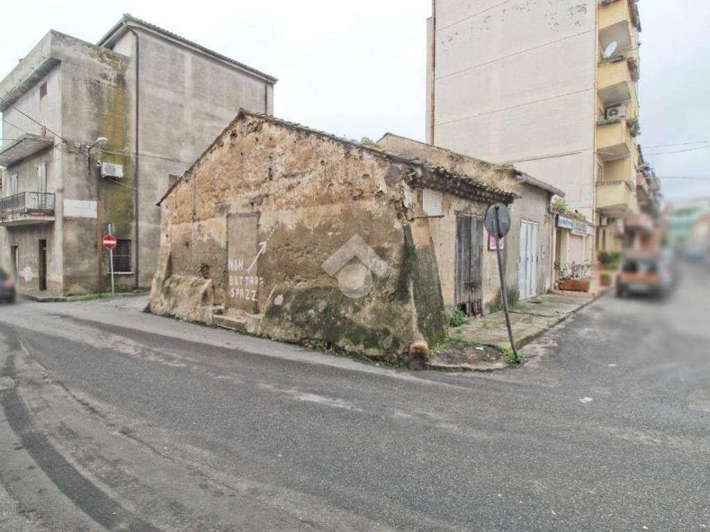 Box / garage a Isola di capo rizzuto in Via Regina Elena, 1 - Foto 3