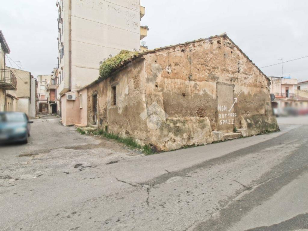 Box / garage a Isola di capo rizzuto in Via Regina Elena, 1 - Foto 4