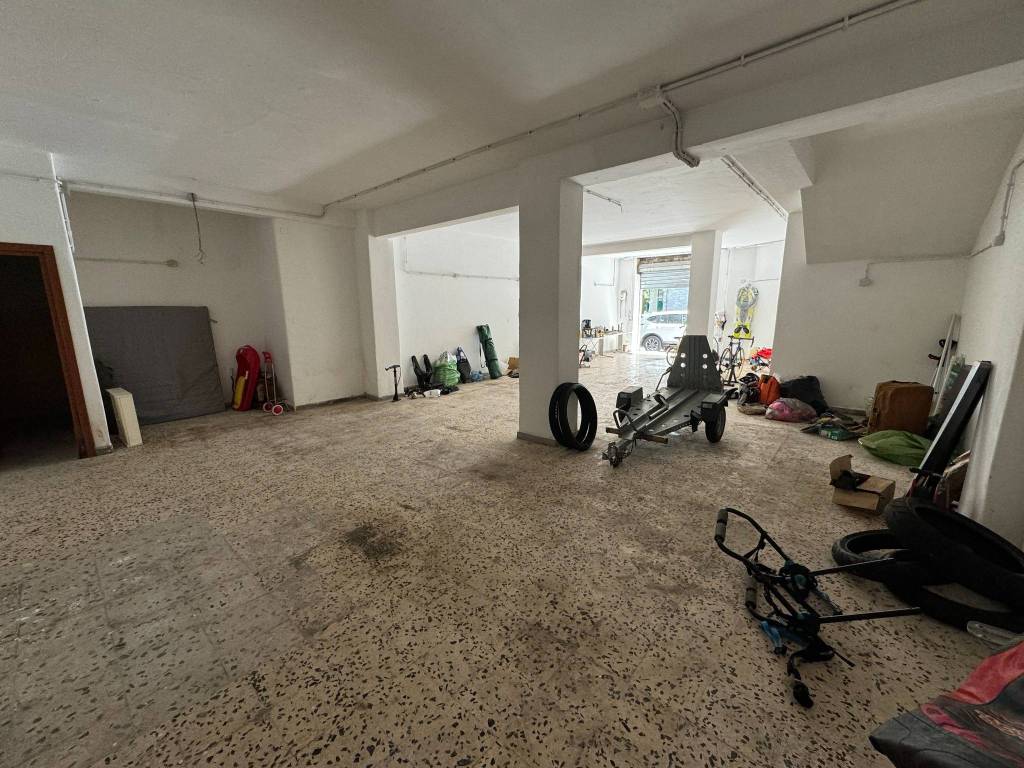 Box / garage a Salerno in Via Salvatore Calenda, 88 - Foto 3