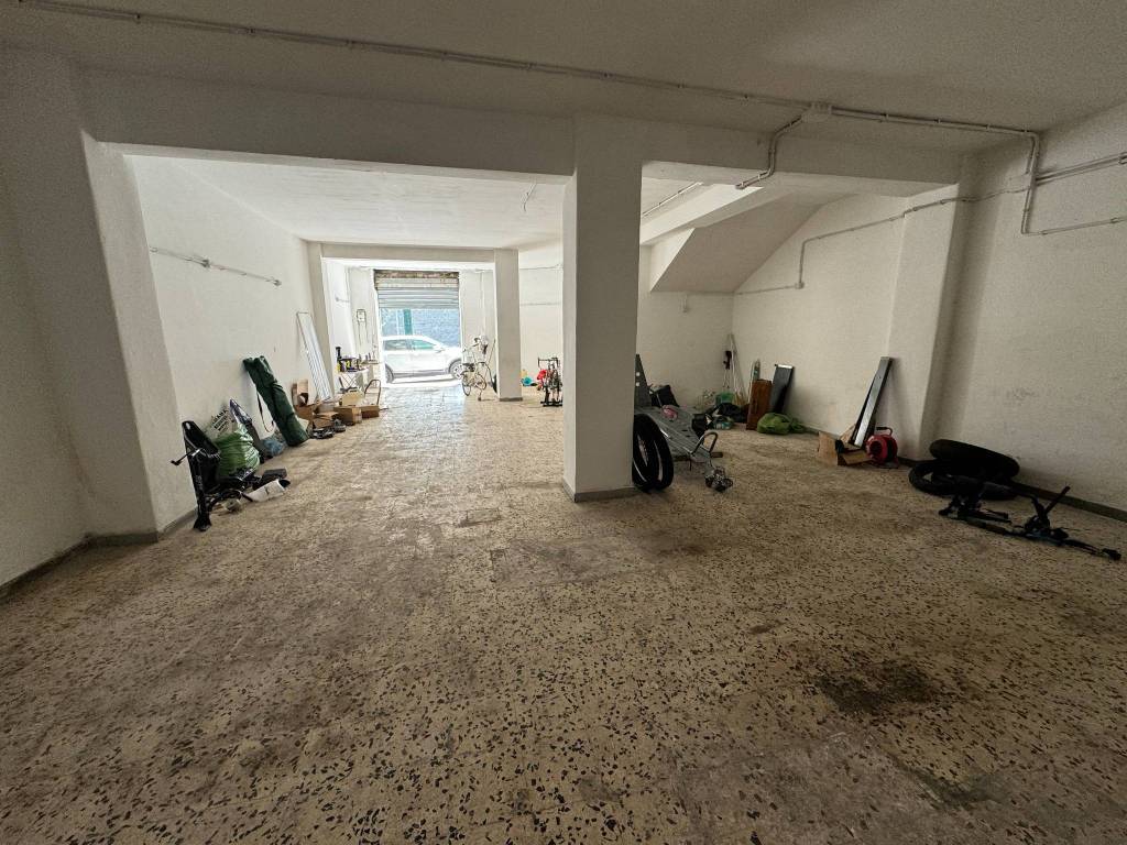 Box / garage a Salerno in Via Salvatore Calenda, 88 - Foto 4