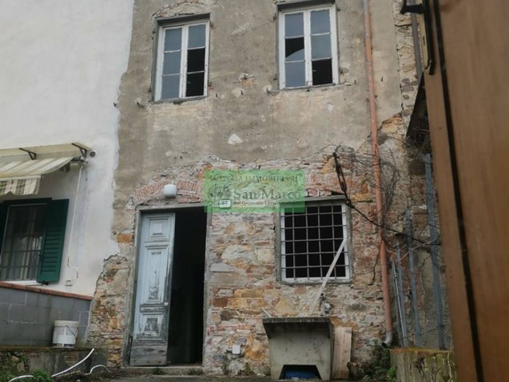 Casa indipendente a Lucca in Via Enrico Mattei - Foto 5