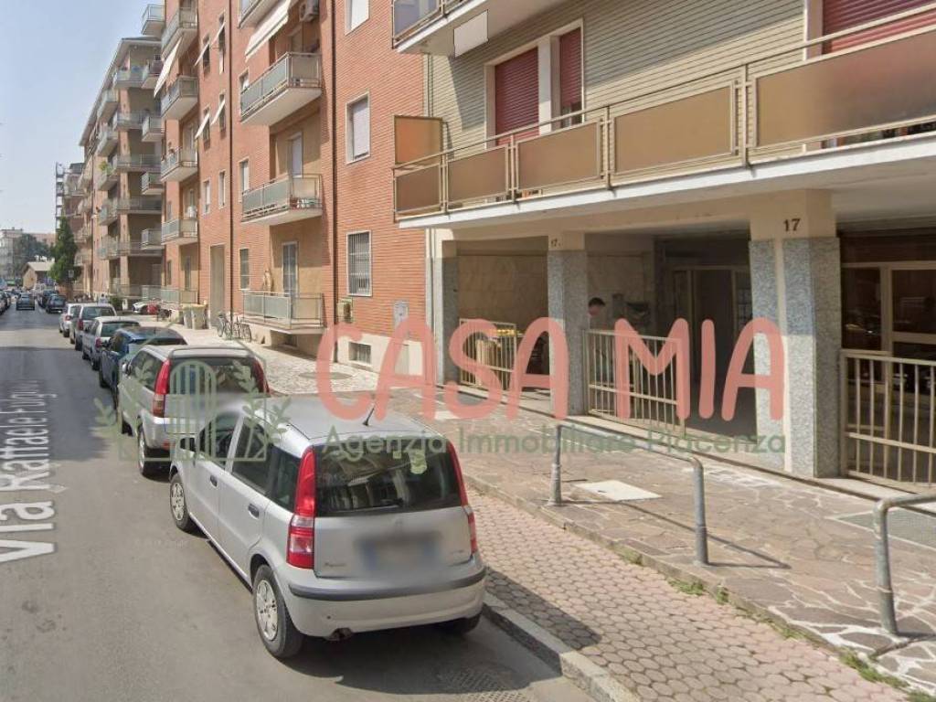 Box / garage a Piacenza in Via Raffaele Fulgosio - Foto 2